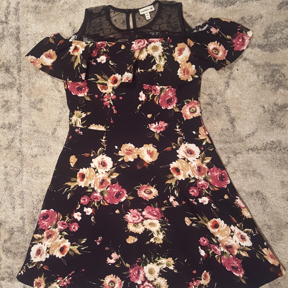 Girls floral, cold shoulder dress. Only worn twice